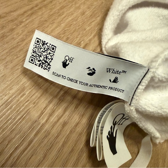 Off-White White Degrade Arrows Hoodie - Picture 11 of 13